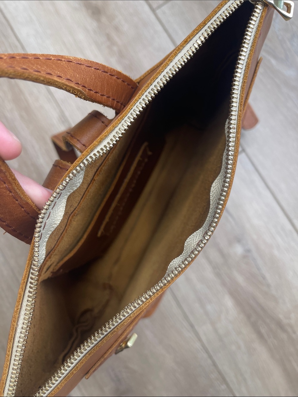 Portland Leather Tan Leather Zip-Front Tote Backpack - Picture 12 of 15